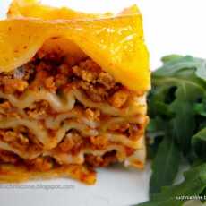 Przepis na Lasagne z indykiem i bez gotowania makaronu.