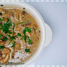 Przepis na Piersi z kurczaka z sosem pieczarkowym z dodatkiem kosmosy ryżowej (Quinoa).