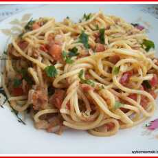 Przepis na Spaghetti z tuńczykiem i pomidorami