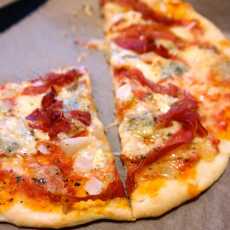 Przepis na Pizza z gorgonzolą - PYSZNA !