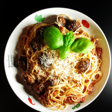 Przepis na Spaghetti z klopsikami