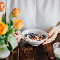 Przepis na Pomarańczowa granola z kokosem i jagodami goji