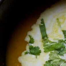 Przepis na Zupa dyniowa z mlekiem kokosowym i świeżą kolendrą