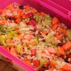 Przepis na Lunch box z kaszą pęczak i warzywami