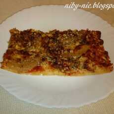Przepis na Pizza z marynowaną gruszką i serem pleśniowym