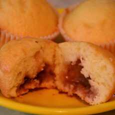 Przepis na Muffinki z dżemem truskawkowym