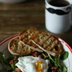 Przepis na Na śniadanie: roszponka i jajko poche