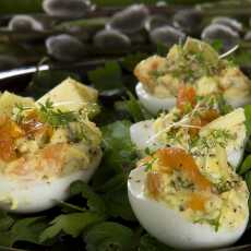 Przepis na Jajka faszerowane z łososiem i rzeżuchą