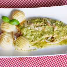 Przepis na DIETETYCZNA pieczona troć z pesto bazyliowo-gruszkowym!