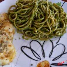 Przepis na Spaghetti oraz pesto z rukoli i smażona mozzarella