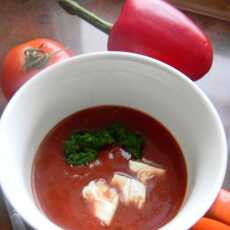 Przepis na Lekka zupa-krem z pomidorami i szpinakiem