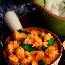 Przepis na Z cyklu poznajemy smaki wschodu: Curry pomidorowo- kokosowe z kalafiora i indyka