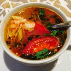 Przepis na Ostro kwaśna tajska zupa z krewetkami TOM YUM GOONG