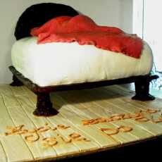 Przepis na Tort w kształcie łóżka