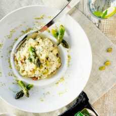 Przepis na Risotto szparagowo-pistacjowe z serem cheddar i cytrynowo-tymiankową nutą