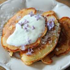 Przepis na Śniadanie do łóżka #183: Pancakes z ananasem i cukrem z kwiatów bzu