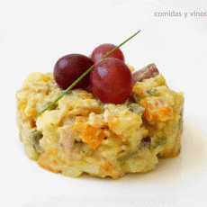 Przepis na Tapa - hiszpańska sałatka warzywna z winogronem i domowym majonezem