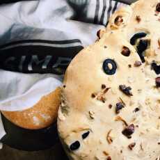 Przepis na Chleb z orzechami laskowymi i oliwkami