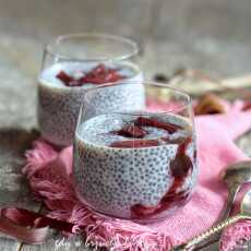 Przepis na Pudding chia z winnym rabarbarem