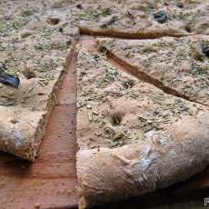 Przepis na Pełnoziarnista orkiszowa focaccia z serem