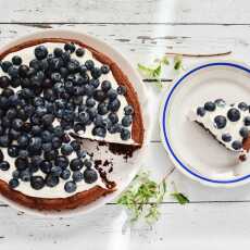 Przepis na Czekoladowe ciasto z waniliowym kremem mascarpone i świeżymi owocami!