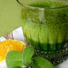 Przepis na Orzeźwiający napój szpinakowo-ziołowy z miodem i cytryną