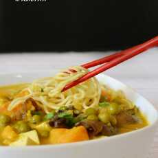 Przepis na Orientalny zupa curry z tofu