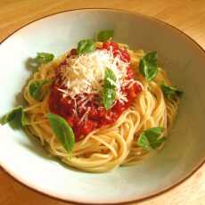 Przepis na Najprostszy makaron z sosem pomidorowym/The easiest pasta with tomato sauce