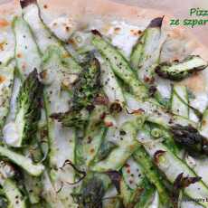 Przepis na Pizza ze szparagami