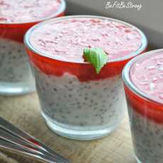 Przepis na 36. Pudding jogurtowo-truskawkowy z nasionami Chia