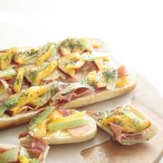 Przepis na PEACH, MANGO, PROSCIUTTO SANDWICH