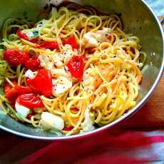 Przepis na Spaghetti a'la caprese z pieczonymi pomidorami i mozzarellą z mleka bawolego 