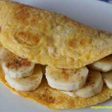 Przepis na Razowy omlet z bananem i cynamonem
