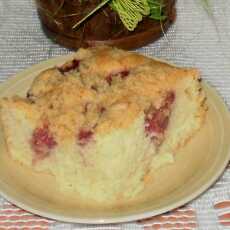 Przepis na Lekkie ciasto z truskawkami i pyszną kruszonką