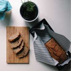 Przepis na Chleb razowy żytnio-pszenny na zakwasie z ziarnami.