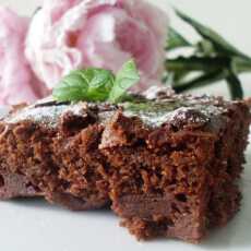 Przepis na BROWNIES Z TRUSKAWKAMI