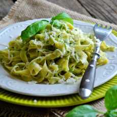 Przepis na Bazyliowe tagliatelle z cukinią