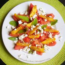 Przepis na Sałatka z pomidorami i brzoskwiniami