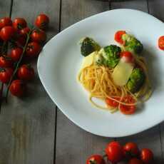 Przepis na Spaghetti z brokułem i pomidorami