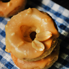 Przepis na Pieczone donuty bananowe z glazurą orzechową