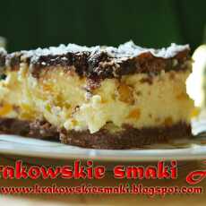 Przepis na Sernik gotowany na czekoladowym spodzie z brzoskwiniami 