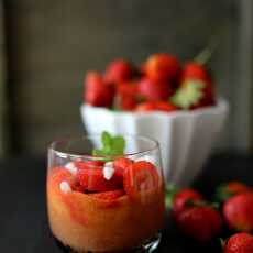 Przepis na MUS TRUSKAWKA, MANGO I KOKOS - STRAWBERRY, MANGO AND COCONUT SMOOTHIE