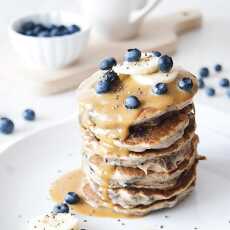 Przepis na BEZGLUTENOWE PANCAKES Z BORÓWKAMI I MASŁEM ORZECHOWYM