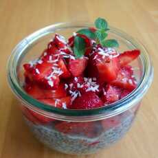 Przepis na Modna Chia. Na mleku ryżowo-kokosowym z truskawkami / Chia pudding with rice-coconut milk and strawberry