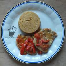Przepis na Schab w sosie pomidorowym z papryką i kuskus