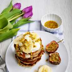 Przepis na Pancakes gryczane z marakują i kokosową bitą śmietaną