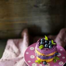 Przepis na TORT MIGDAŁOWO-OWSIANY Z KREMEM Z JAGÓD I BIAŁEJ CZEKOLADY - ALMOND-OAT CAKE WITH WILD BLUEBERRIES AND WHITE CHOCOLATE CREAM