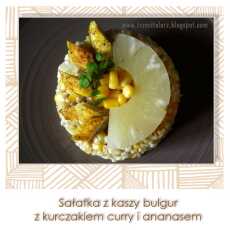 Przepis na Sałatka z kaszy bulgur z kurczakiem curry i ananasem