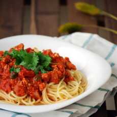 Przepis na Spaghetti z sosem bolognese z tofu