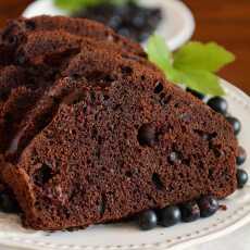 Przepis na Czekoladowe ciasto z czarnymi porzeczkami i likierem kawowym